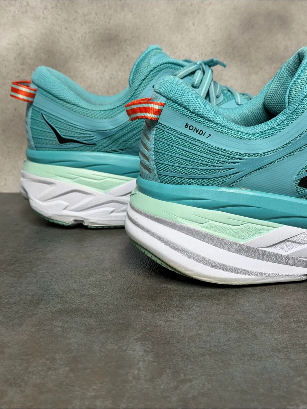 Hoka One One Bondi 7 Women’s Aqua Running Shoes Size 9.5